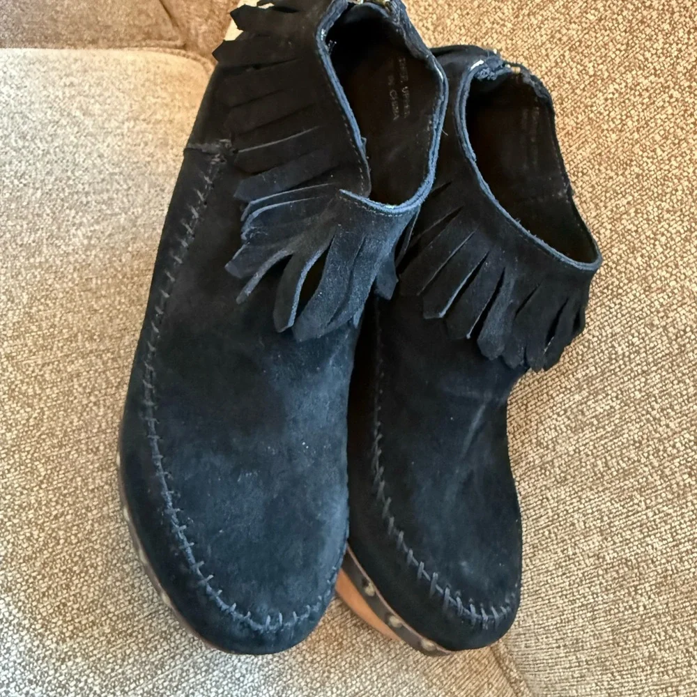 Flogg Leather Black Suede Platform Shoes with Fringe - Picture 2 of 7